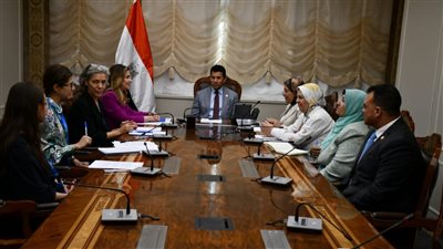 وزير الشباب والرياضة يلتقي ممثل المفوضية السامية لشئون اللاجئين في مصر