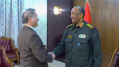 البرهان يلتقي المبعوثَ الفرنسي الخاص للقرن الأفريقي