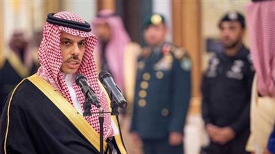 بن فرحان يتلقى اتصالًا هاتفيًا من وزير خارجية أذربيجان