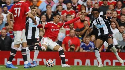 صراع يجمع بين نيوكاسل يونايتد ومانشستر يونايتد Man utd بالدوري الإنجليزي الممتاز