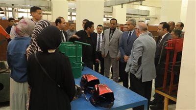 وزير القوى العاملة يتفقد مركز تدريب مهني 
