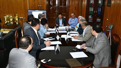 وزير الشباب والرياضة يجتمع مع اللجنة البارالمبية المصرية باستاد القاهرة