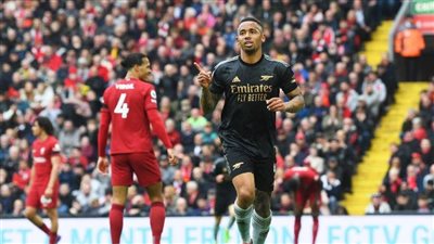 الإثارة تتواصل في قمة ليفربول وأرسنال.. الجانرز يتفوق وصلاح يسجل ويهدر