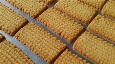 طريقة عمل البسكويت المنزلي.. تمتعى بجودة المكونات ونظافة الاعداد 