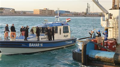 رئيس قناة السويس يتابع تطوير القطاع الجنوبي بالقناة بعد إنجاز 88% من مشروع التوسعة