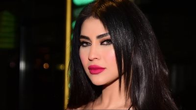 من هي المغنية الشابة 
