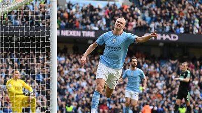بثلاثية في ليستر.. مانشستر سيتي يُضيق الخناق على أرسنال وهالاند يُعادل صلاح