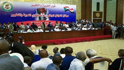  السودان.. قوى الحرية والتغيير تدعو الجيش والدعم السريع لإيقاف المواجهات