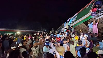 إصابة 30 شخصًا في حادث اصطدام قطارين ببنغلاديش