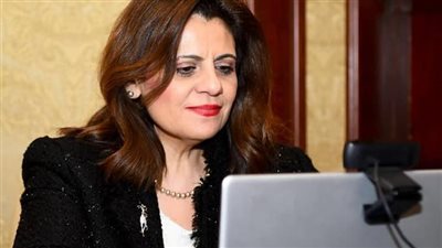 وزيرة الهجرة تطمئن على الطلاب المصريين بالسودان عبر 