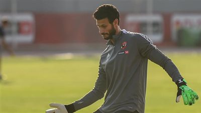  خبير باللوائح الرياضية يكشف عن موقف محمد الشناوى من السوبر المصري