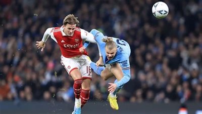 فارق النقاط بين فريق آرسنال ونظيره فريق مانشستر سيتي في جدول ترتيب الدوري الإنجليزي الممتاز 
