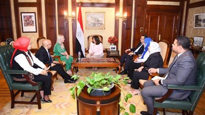 سفيرة أيرلندا بالقاهرة تثمن التحرك السريع لوزارة الهجرة للتواصل مع الطلاب والجالية المصرية بالسودان