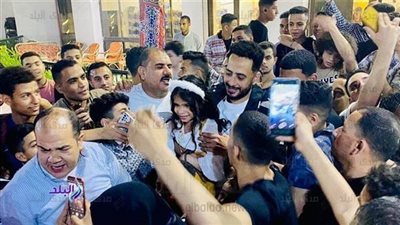 وسط إشادات بمسلسل جعفر العمدة.. زيارة عصام السقا إلى مركز ملوي في مدينة المنيا تتصدر التريند