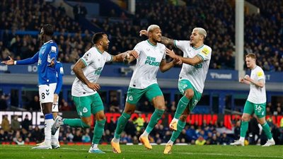 الحلم يقترب.. نيوكاسل يكتسح إيفرتون برباعية ويعزز آماله الأوروبية