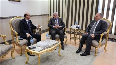 مصر.. وزير التعليم العالي يفتتح المركز الجامعي للتطوير المهني بجامعة أسيوط