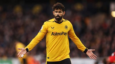 دييغو كوستا يدخل في صراع مع لاعب برايتون Brighton.. على طريقة 