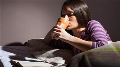 5 مشروبات تساعد على الاسترخاء أبرزها الكرز والكيوي لهذا السبب