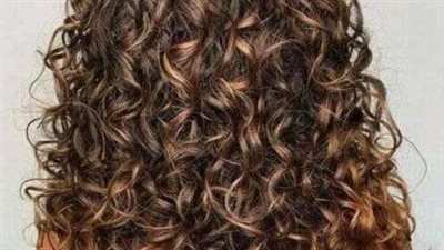 جدول للعناية بالشعر الجاف والمتقصف.. بالبلسم والقناع احمي تاج جمالك