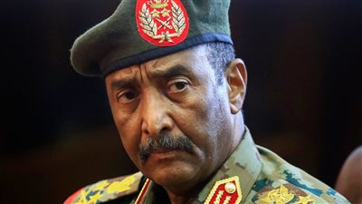 رئيس الاتحاد الأفريقي يبحث مع البرهان هاتفيًا الأوضاع الراهنة في السودان