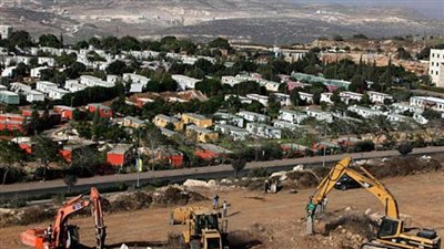  فلسطين.. مستوطنون يجرفون أراضٍ زراعية في مدينة بيت لحم