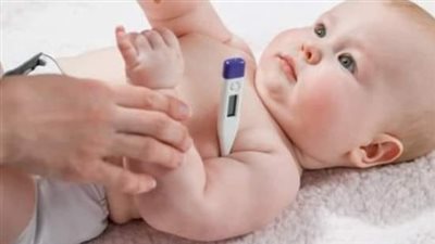 لو درجة حرارة الطفل 38.. كيف اتصرف؟