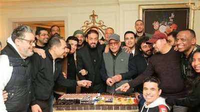 بعد ظهور مفاجىء لنجوم التسعينات.. من هو علاء عبد الخالق؟