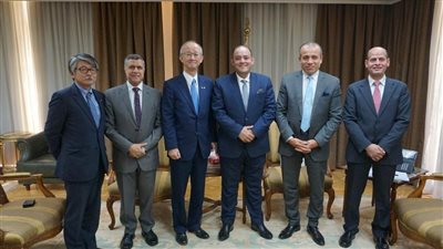 وزير التجارة والصناعة يلتقي رئيس الجانب الياباني بمجلس الأعمال المشترك لبحث جذب الاستثمارات اليابانية