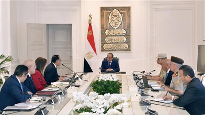 الرئيس السيسي يعقد اجتماع حكومي بمقر القيادة الاستراتيجية بالعاصمة الإدارية