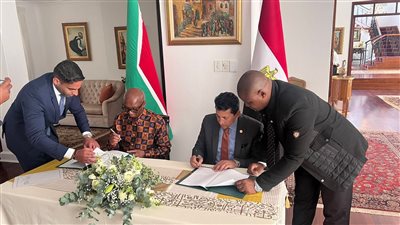 وزير الشباب والرياضة يوقع بروتوكول تعاون ثنائي مع نظيره الجنوب افريقي