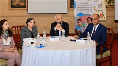 وزير التربية والتعليم يستعرض جهود ورشة عمل لجنة تطوير مناهج المرحلة الإعدادية