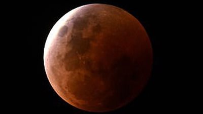  أماكن رؤية خسوف القمر (صور توثق الحدث)