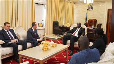 سفير مصر لدى جنوب السودان يلتقي القائم بأعمال وزير الخارجية في جوبا