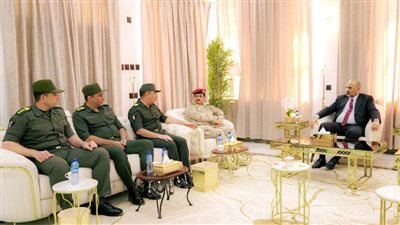 الزبيدي يبحث مع الوفد العسكري المصري سُبل التعاون والتنسيق المشترك