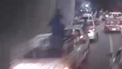  إخراج أجساد الضحايا من خارج المركبات.. كواليس مثيرة حول 