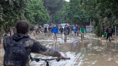 حصيلة الفيضانات التى اجتاحت مقاطعة إميليا رومانيا فى إيطاليا 