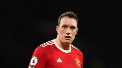  فيل جونز.. ما هي حقيقة رحيله عن نادي مانشستر ؟