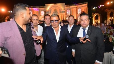 شاهد.. نجوم والفن والإعلام في حفل زفاف بنت الفنان حميد الشاعري بأحد فنادق القاهرة