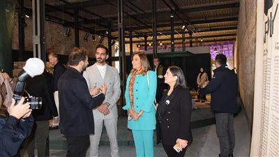 وزيرة الثقافة تتفقد أجنحة إيطاليا والسعودية والإمارات ‏والبحرين بـ 
