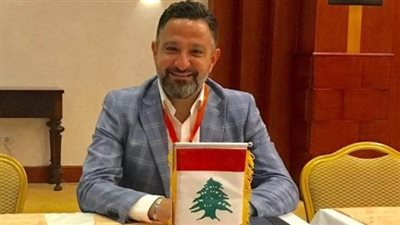 سياسي لبناني يكشف لـ 