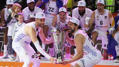 عوَض خيبة القدم.. ريال مدريد يتوج بطلًا بالدوري الأوروبي لكرة السلة