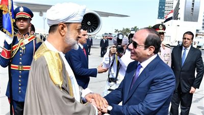 صحف مصر تبرز مباحثات السيسي مع سلطان عمان