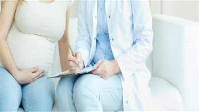 أسباب وأعراض تسمم الحمل.. انتبهي لضغط الدم وبروتين البول 