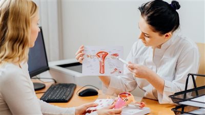 علاج ضعف التبويض بـ 14 طريقة طبيعية ودوائية.. تناولي العسل يوميا