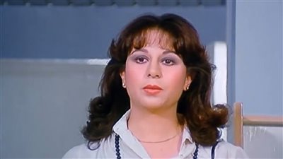 ظهرت بشعر قصير وتمزح مع ابنها.. مقطع فيديو يوثق أحدث ظهور للفنانة سمية الألفي