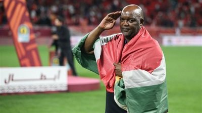 بيتسو موسيماني المدير الفني لفريق أهلي جدة يكشف حقيقة رحيله عن الفريق 