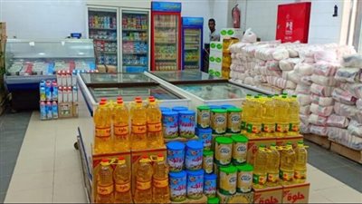 الحكومة تبدأ إجراءات توفير مخزون استراتيجي من السلع الأساسية لضبط الأسواق