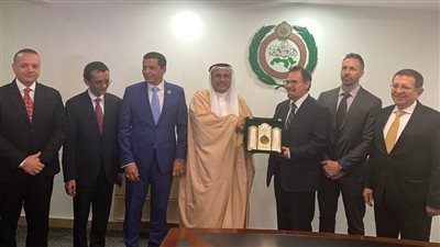 العسومي يبحث قضايا الهجرة غير الشرعية واللجوء مع وفد الوكالة الأوروبية لحرس الحدود 