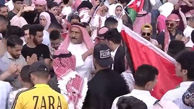 على أنغام التراث الأردني.. الشارع العماني يحتفل بزفاف ولي العهد