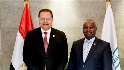 وفد زيمبابوي في زيارة لمقر هيئة الاعتماد والرقابة الصحية بالعاصمة الإدارية